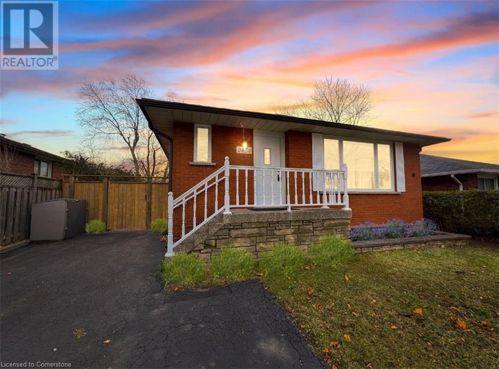 2434 TAIT Avenue, Burlington, Ontario