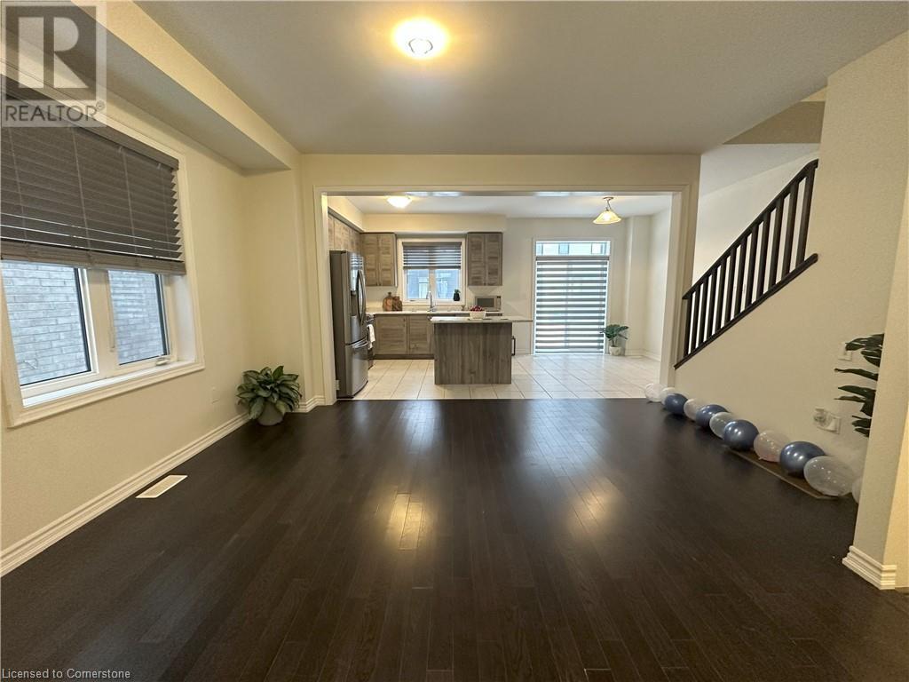 4 AMOS Avenue, Brantford, Ontario