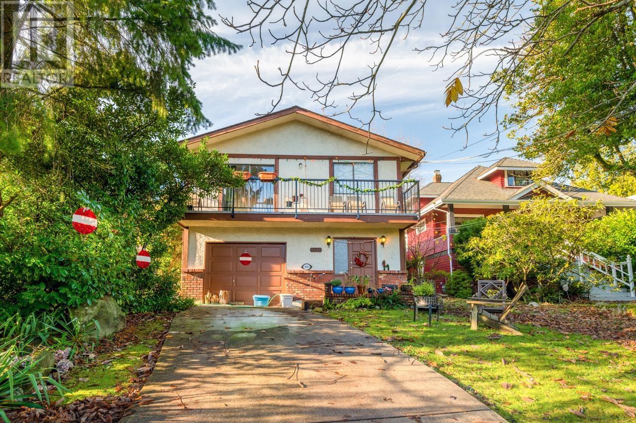 3003 Sunnyhurst Road, North Vancouver, British Columbia  V7K 2G4 - Photo 3 - R2948415