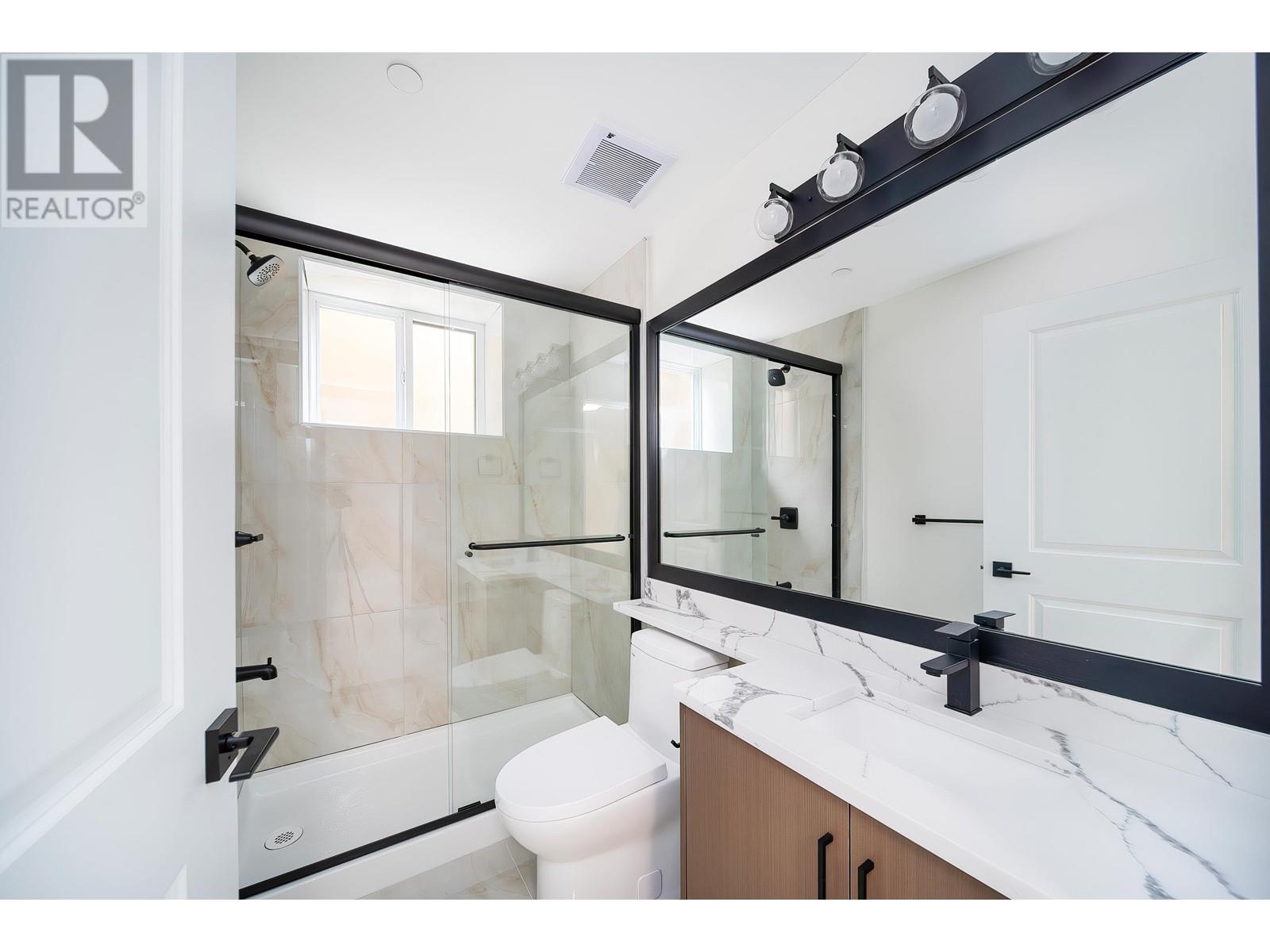 Listing Picture 16 of 24 : 5529 SLOCAN STREET, Vancouver / 溫哥華 - 魯藝地產 Yvonne Lu Group - MLS Medallion Club Member