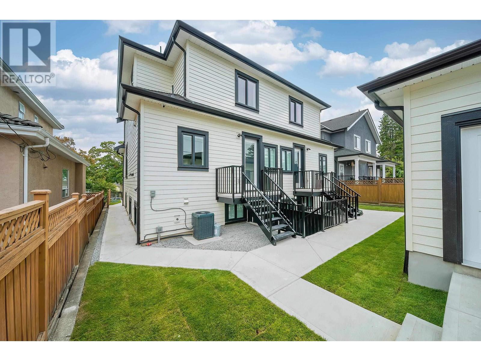 Listing Picture 17 of 24 : 5529 SLOCAN STREET, Vancouver / 溫哥華 - 魯藝地產 Yvonne Lu Group - MLS Medallion Club Member