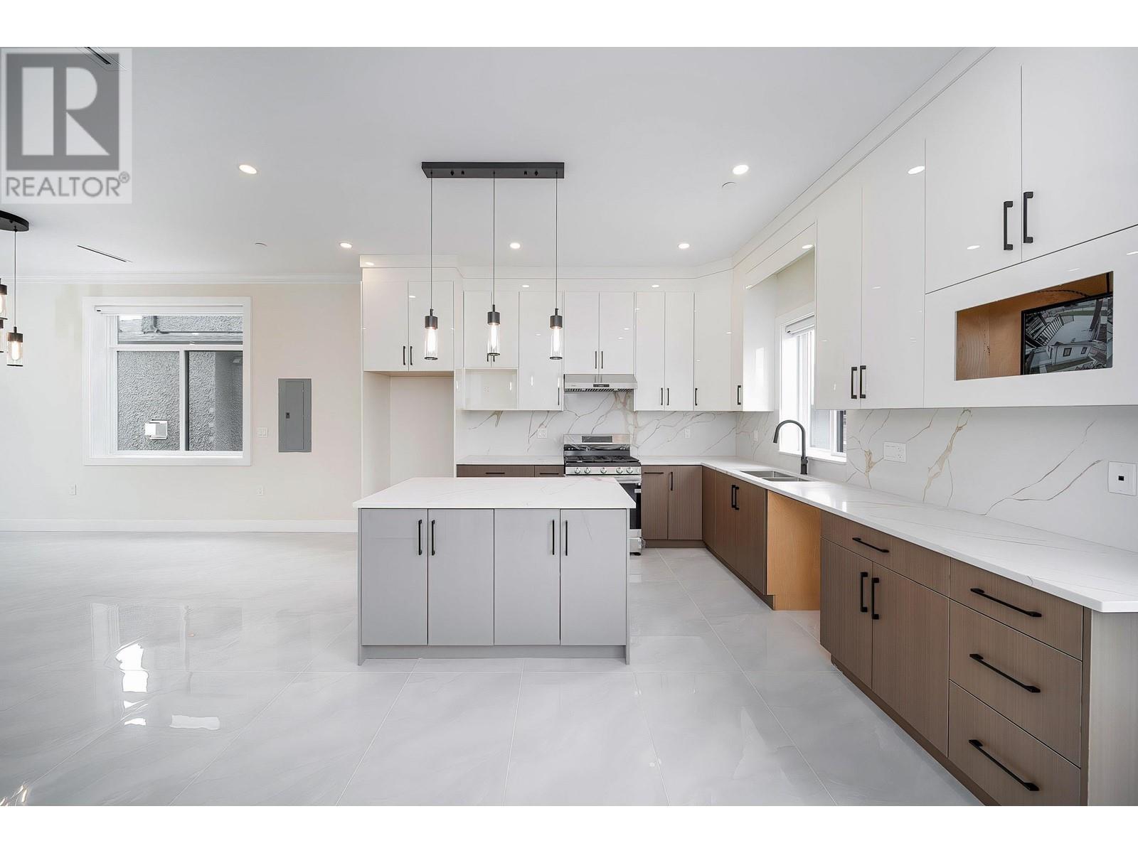 Listing Picture 7 of 24 : 5529 SLOCAN STREET, Vancouver / 溫哥華 - 魯藝地產 Yvonne Lu Group - MLS Medallion Club Member