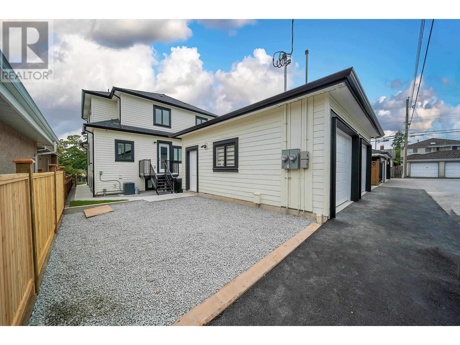 Listing Picture 23 of 24 : 5529 SLOCAN STREET, Vancouver / 溫哥華 - 魯藝地產 Yvonne Lu Group - MLS Medallion Club Member