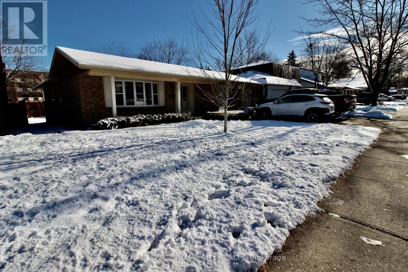 40 Kelly Drive, Kitchener, Ontario  N2M 1V6 - Photo 3 - X11882113