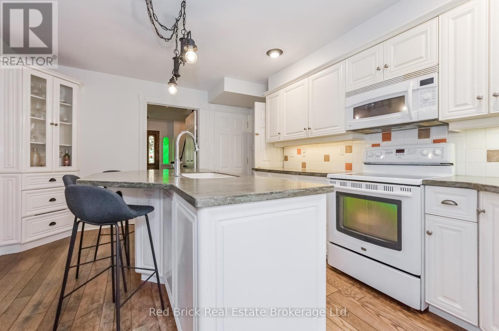 53 Victoria StreetCentre Wellington (Elora/salem), Ontario  N0B 1S0 - Photo 4 - X11882184