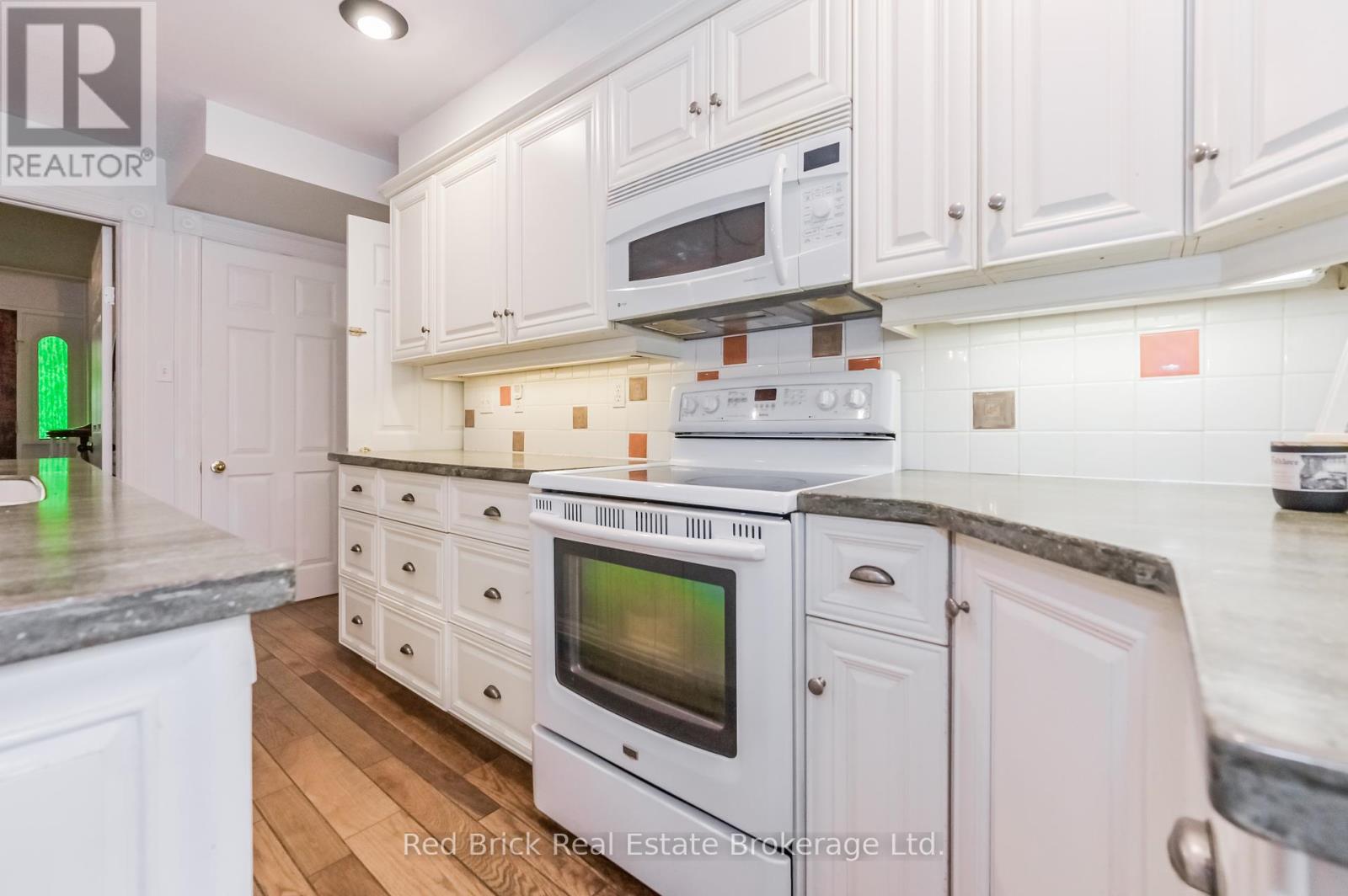 53 Victoria StreetCentre Wellington (Elora/salem), Ontario  N0B 1S0 - Photo 5 - X11882184