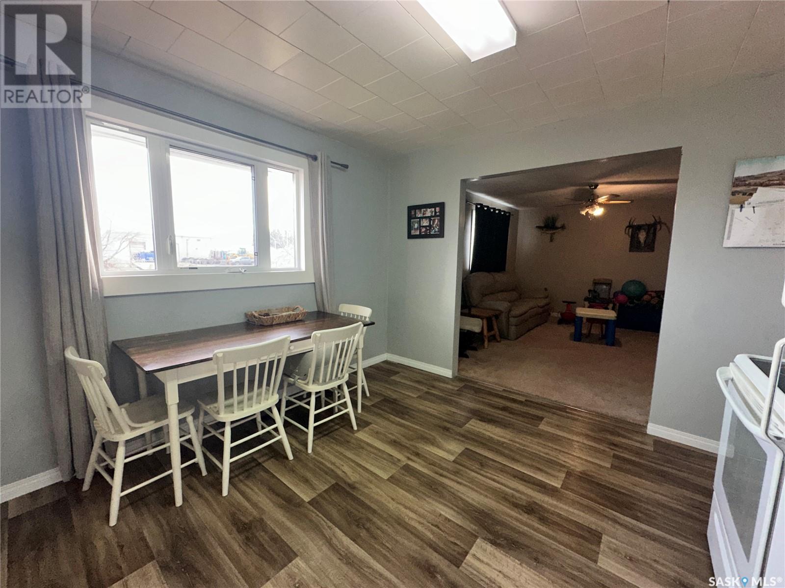 Property at 608 2nd AVENUE E image 5