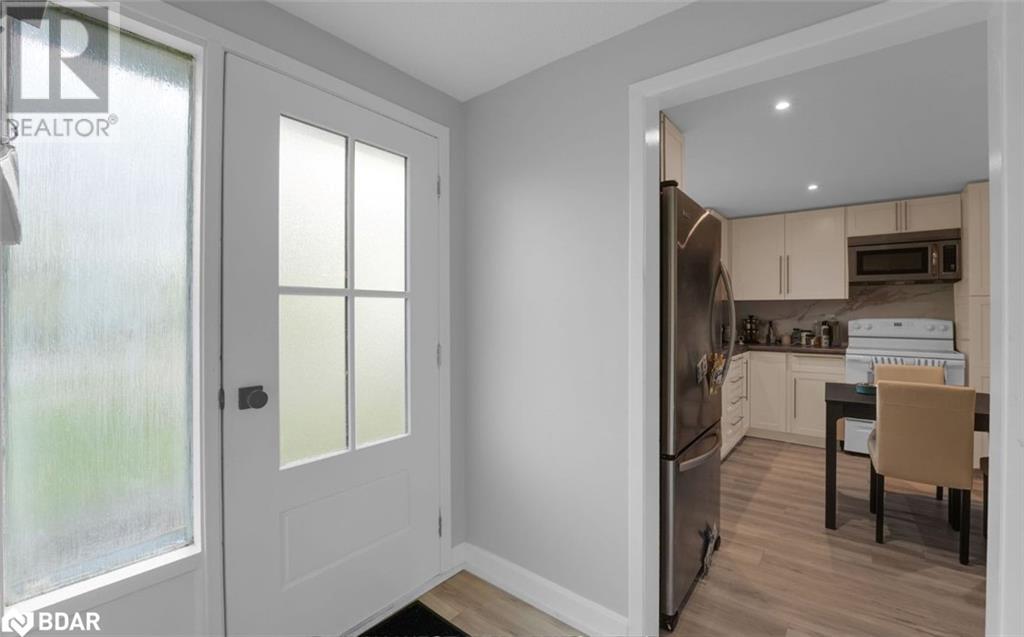 241 Letitia Street Unit# Upper, Barrie, Ontario  L4N 4Y7 - Photo 2 - 40683538