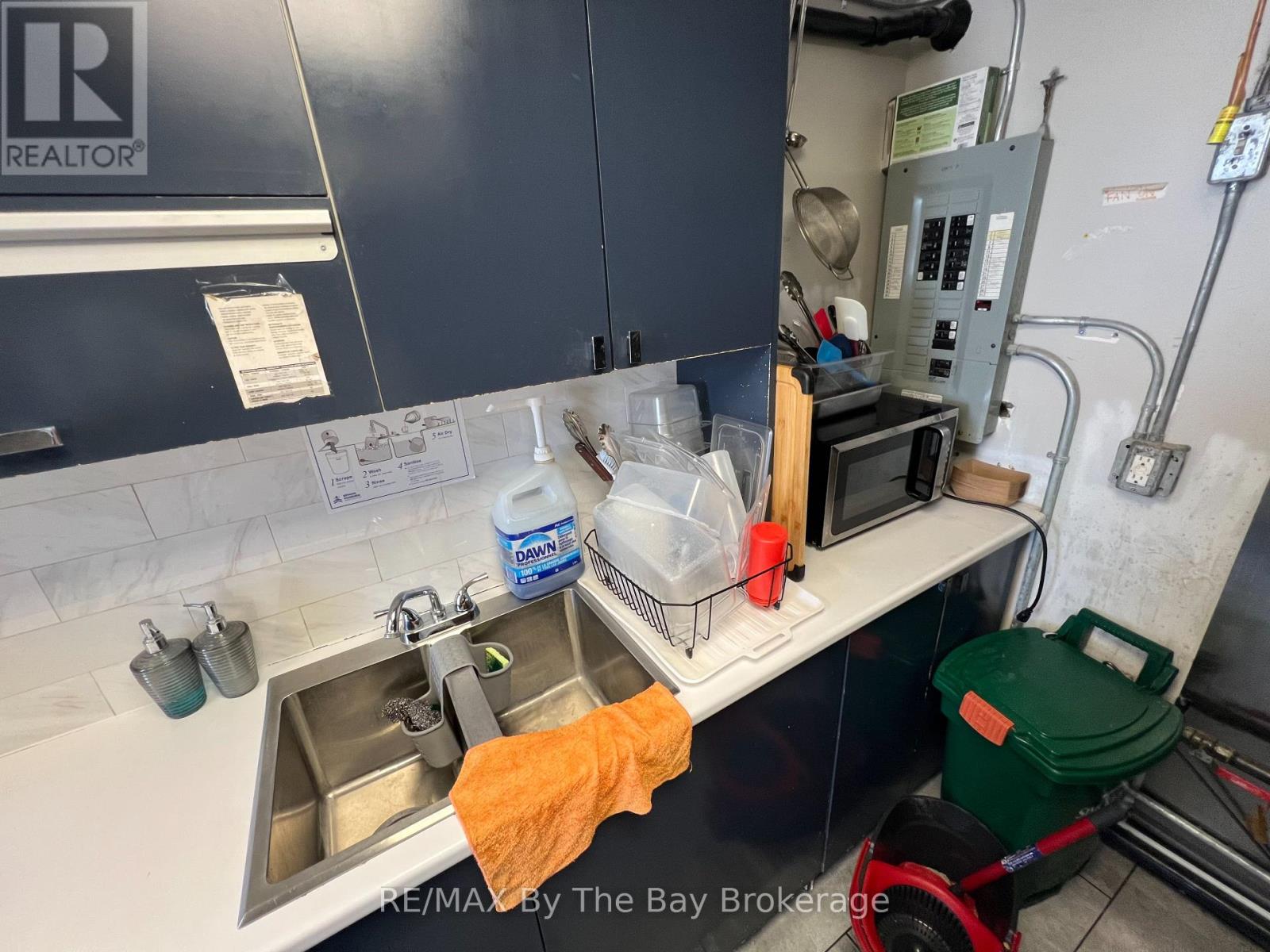 Unit B - 10 Main Street W, Wasaga Beach, Ontario  L9Z 2K3 - Photo 11 - S11882270