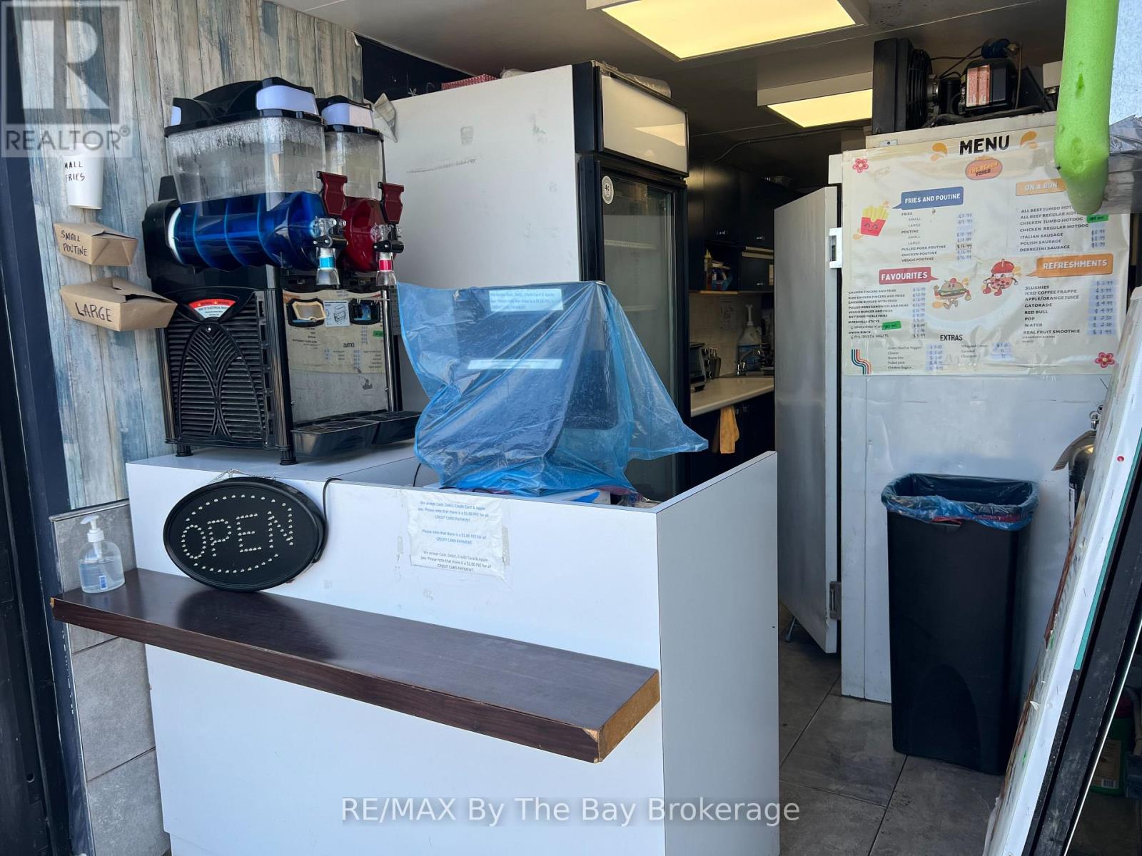 Unit B - 10 Main Street W, Wasaga Beach, Ontario  L9Z 2K3 - Photo 6 - S11882270