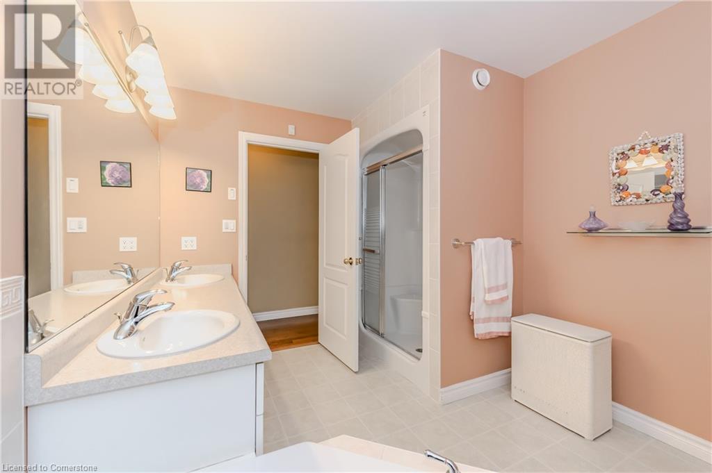 64 Cottonwood CrescentCambridge, Ontario  N1T 2J1 - Photo 25 - 40682831
