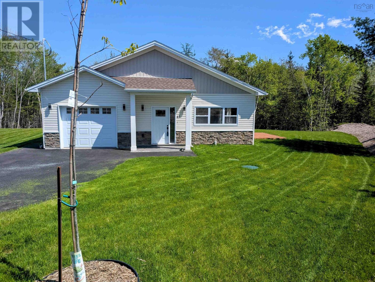 41 Shadebush Walk, Meadow Ridge Estates, Upper Sackville, Nova Scotia  B4E 0S4 - Photo 1 - 202427853
