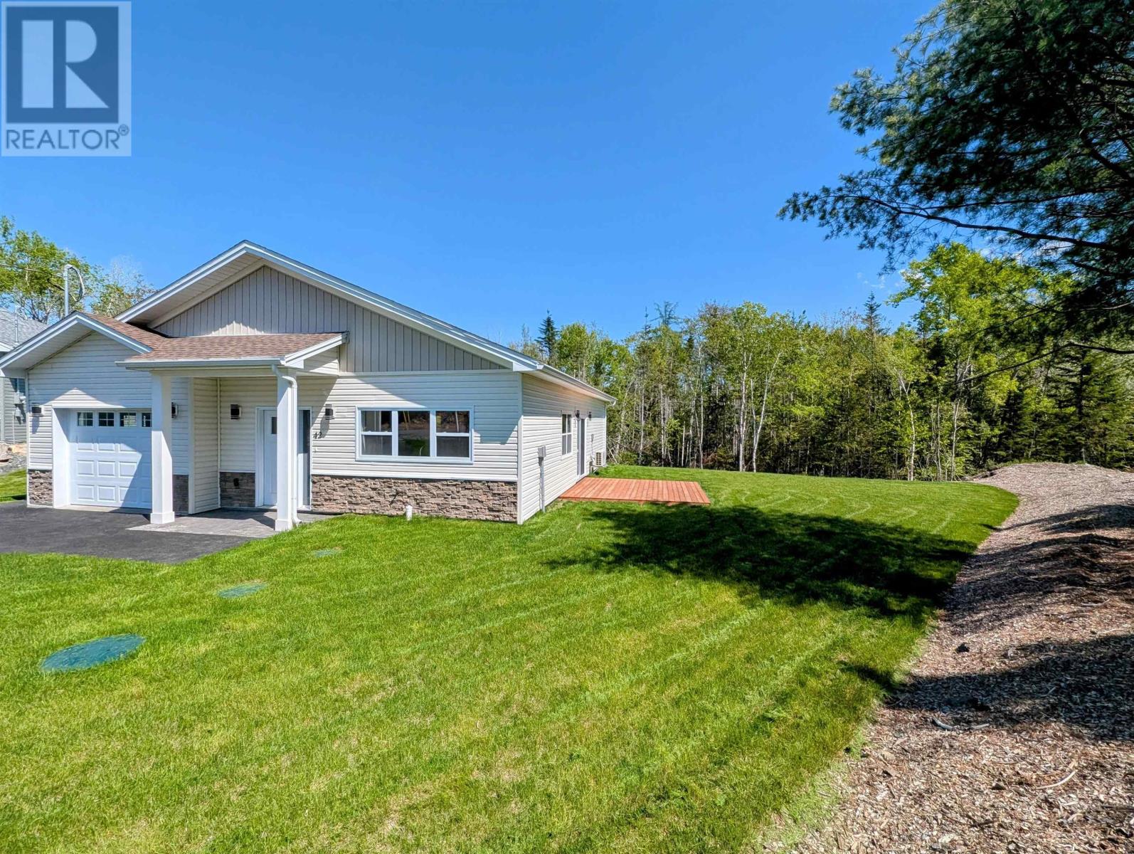 41 Shadebush Walk, Meadow Ridge Estates, Upper Sackville, Nova Scotia  B4E 0S4 - Photo 2 - 202427853