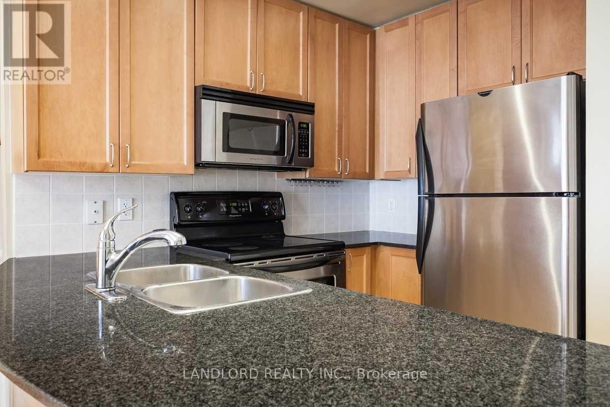 Th6 - 78 Carr Street, Toronto, Ontario  M5T 1B7 - Photo 2 - C11882310