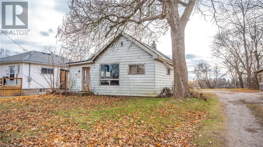 202 CHARING CROSS Street, Brantford, Ontario