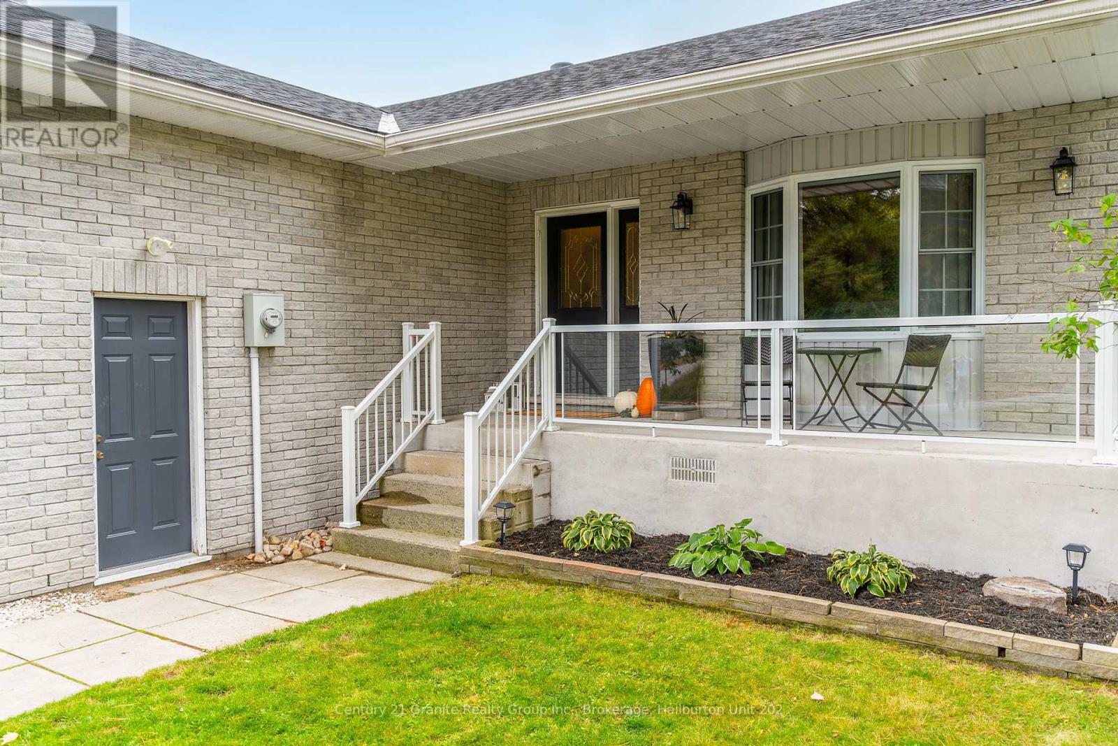 8 Mckay Street, Minden Hills, Ontario  K0M 2K0 - Photo 4 - X10439299