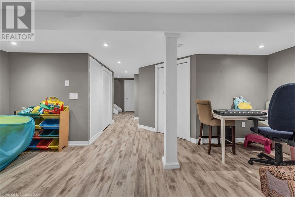 2200 Glenwood School Drive Unit# 42, Burlington, Ontario  L7R 4H3 - Photo 32 - 40683452