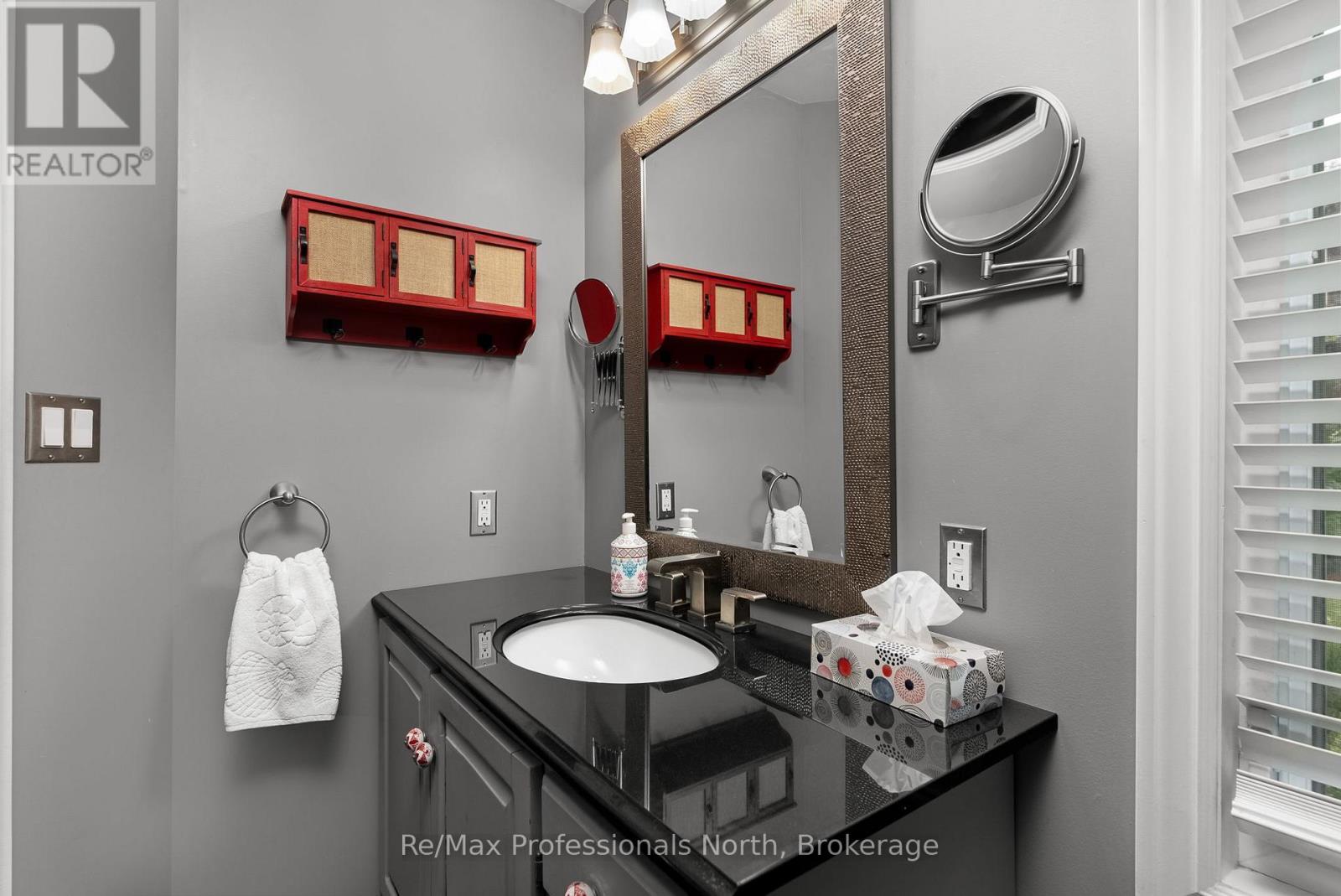 1005 Laidlaw Avenue, Gravenhurst, Ontario  L0K 2B0 - Photo 17 - X11882450