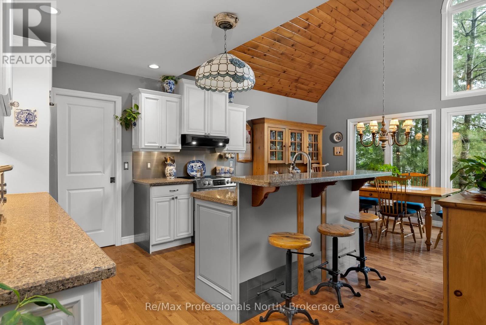 1005 Laidlaw Avenue, Gravenhurst, Ontario  L0K 2B0 - Photo 9 - X11882450