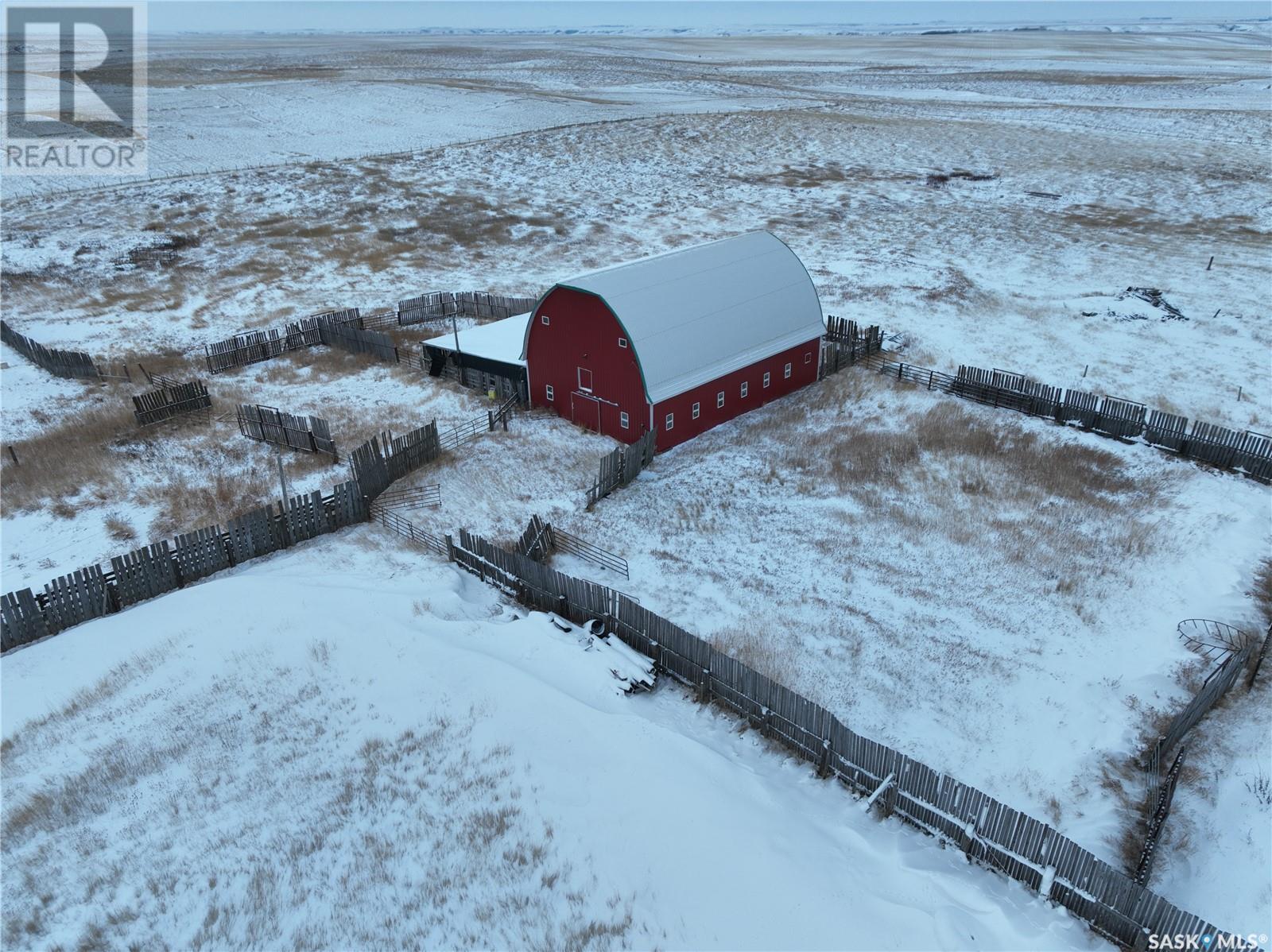 Lake Johnston Farm, Lake Johnston Rm No. 102, Saskatchewan  S0H 3G0 - Photo 16 - SK989069