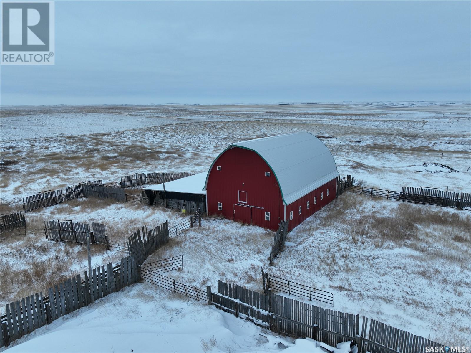 Lake Johnston Farm, Lake Johnston Rm No. 102, Saskatchewan  S0H 3G0 - Photo 29 - SK989069