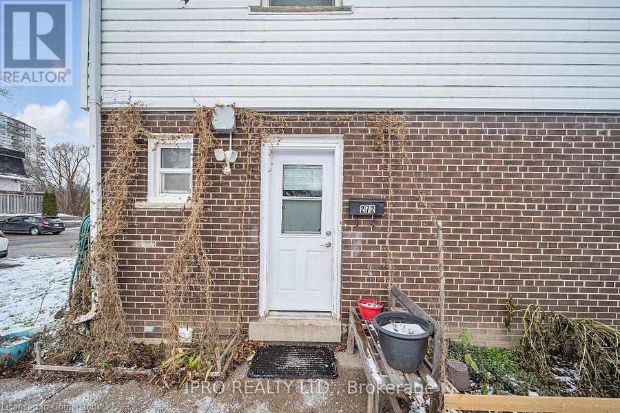 272 Westcourt Place, Waterloo, Ontario  N2L 2R7 - Photo 6 - 40683506
