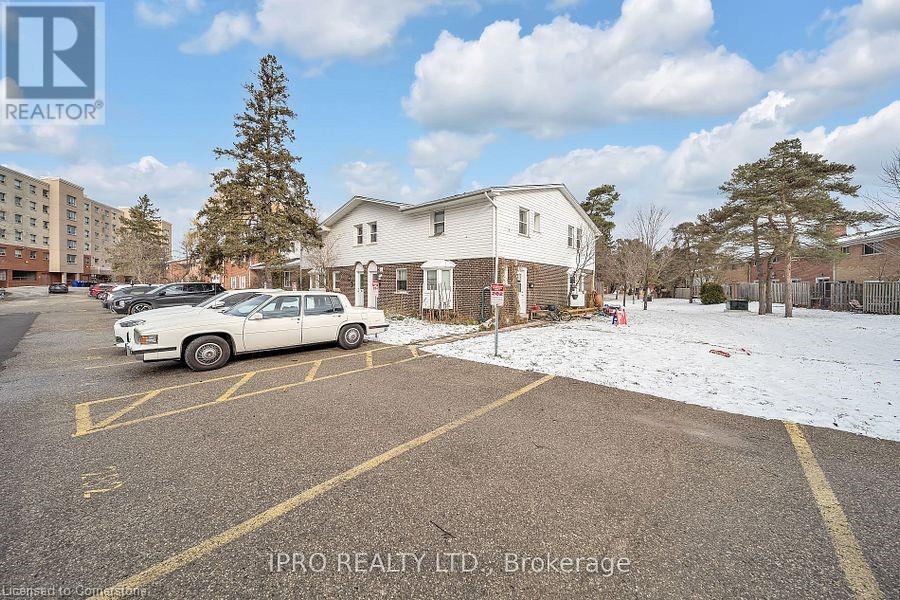 272 Westcourt Place, Waterloo, Ontario  N2L 2R7 - Photo 3 - 40683506