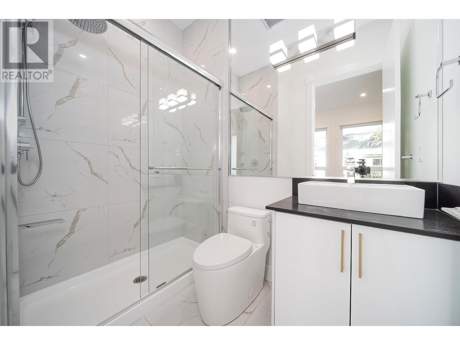 Listing Picture 5 of 37 : 1260 E 54TH AVENUE, Vancouver / 溫哥華 - 魯藝地產 Yvonne Lu Group - MLS Medallion Club Member