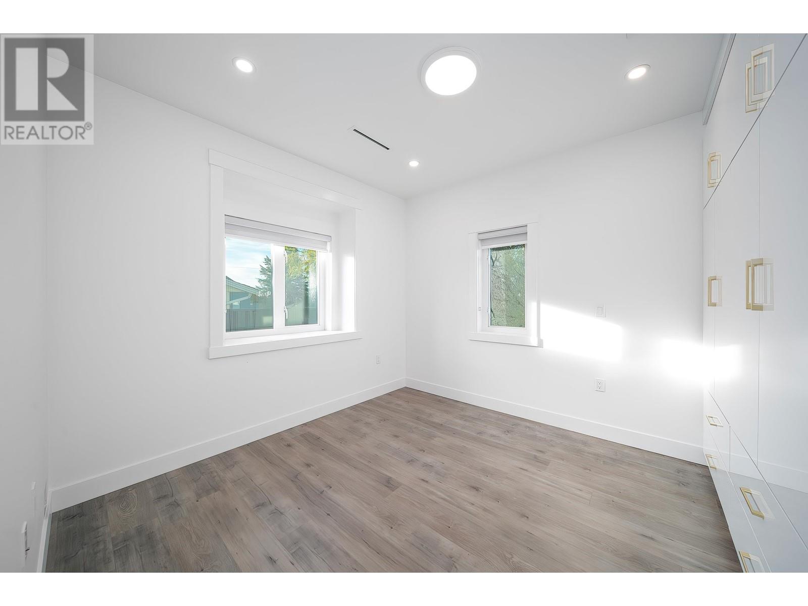 Listing Picture 26 of 37 : 1260 E 54TH AVENUE, Vancouver / 溫哥華 - 魯藝地產 Yvonne Lu Group - MLS Medallion Club Member