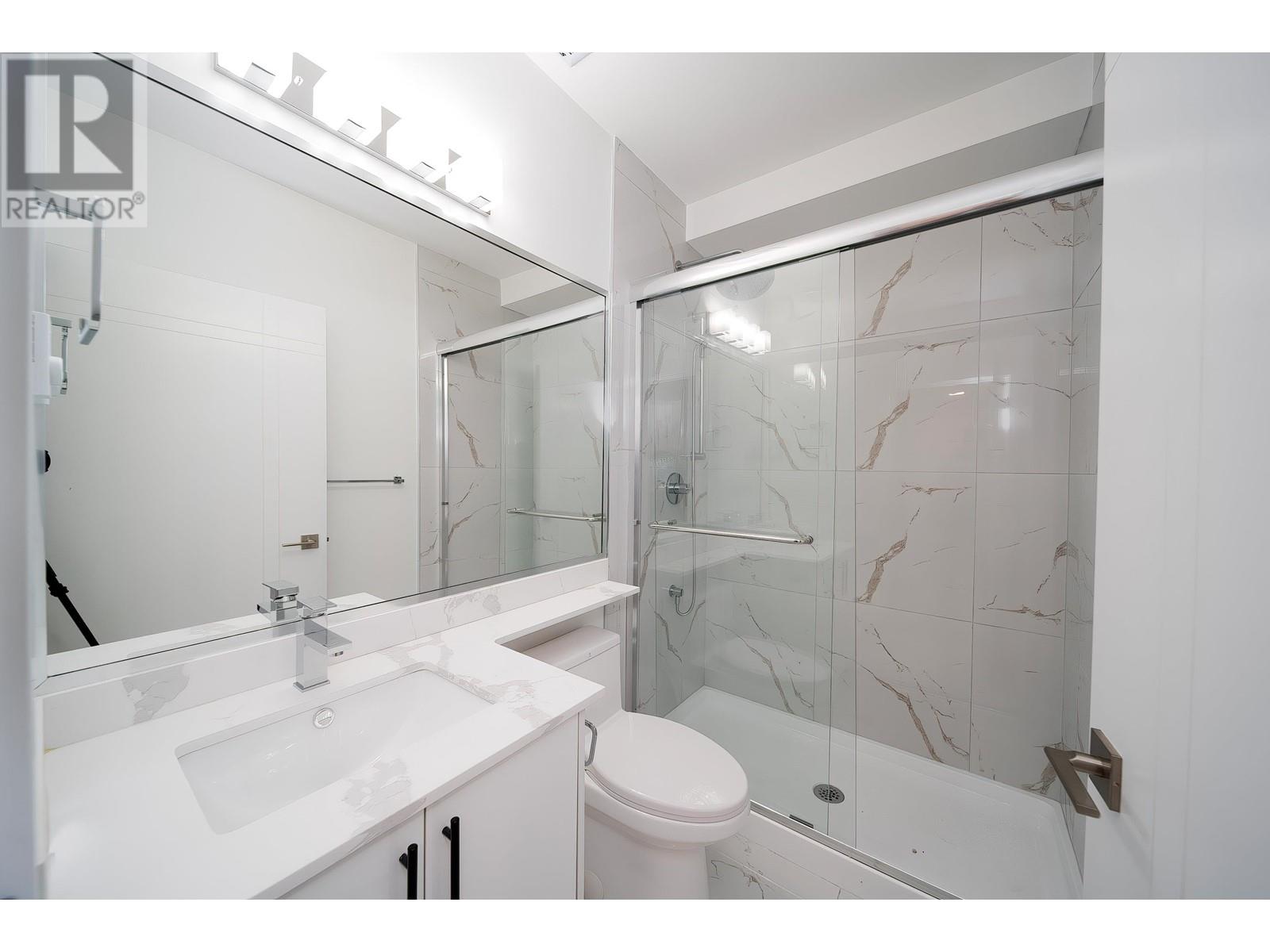 Listing Picture 19 of 37 : 1260 E 54TH AVENUE, Vancouver / 溫哥華 - 魯藝地產 Yvonne Lu Group - MLS Medallion Club Member
