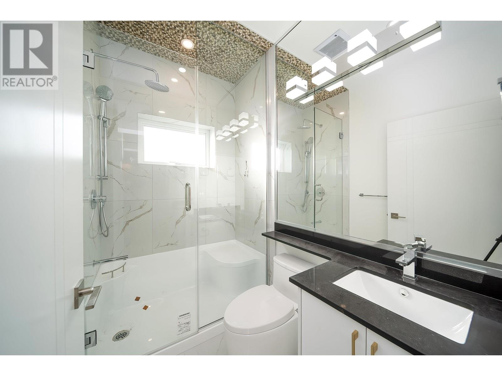 Listing Picture 25 of 37 : 1260 E 54TH AVENUE, Vancouver / 溫哥華 - 魯藝地產 Yvonne Lu Group - MLS Medallion Club Member