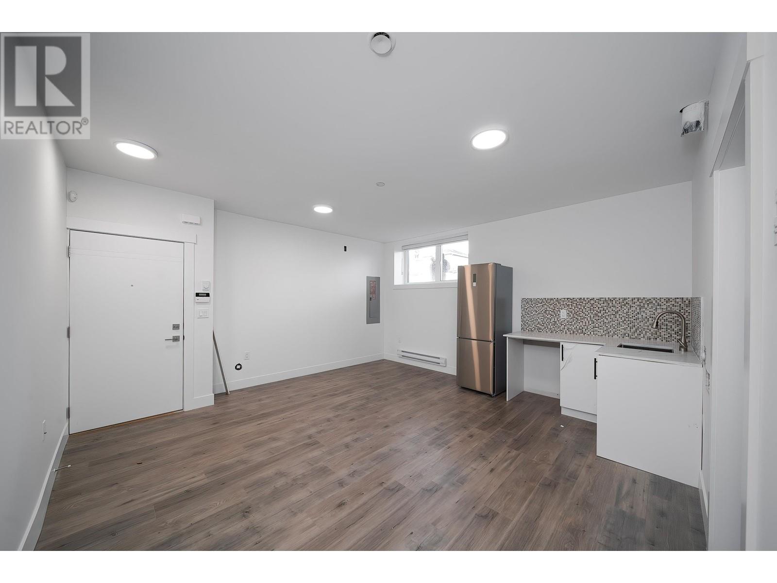 Listing Picture 18 of 37 : 1260 E 54TH AVENUE, Vancouver / 溫哥華 - 魯藝地產 Yvonne Lu Group - MLS Medallion Club Member