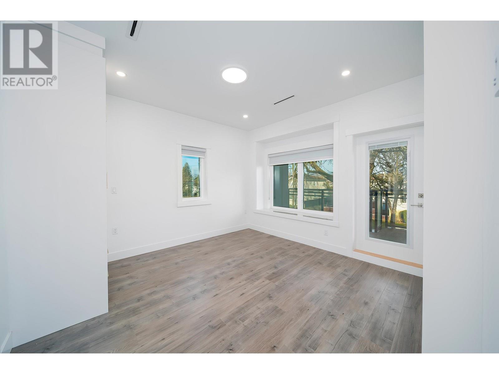 Listing Picture 29 of 37 : 1260 E 54TH AVENUE, Vancouver / 溫哥華 - 魯藝地產 Yvonne Lu Group - MLS Medallion Club Member