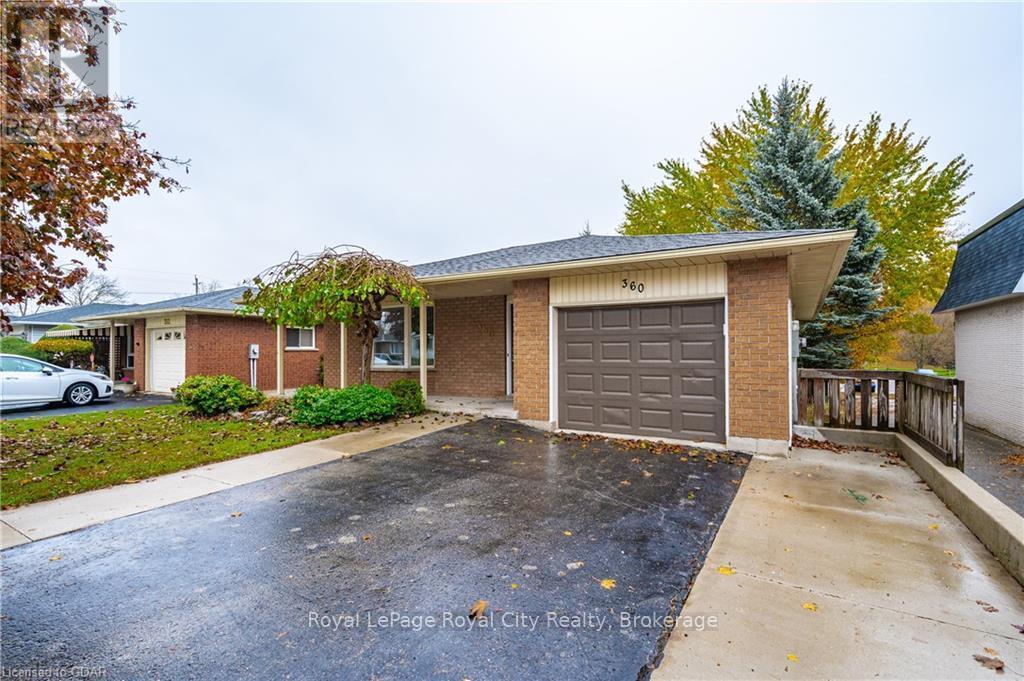 360 Birmingham Street E, Wellington North (Mount Forest), Ontario  N0G 2L2 - Photo 2 - X11879686