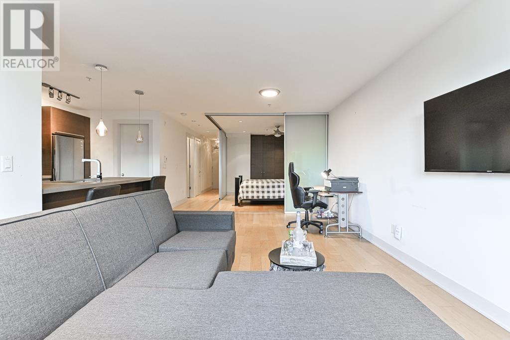 Listing Picture 11 of 27 : 304 4463 W 10TH AVENUE, Vancouver / 溫哥華 - 魯藝地產 Yvonne Lu Group - MLS Medallion Club Member