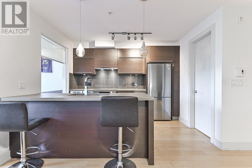 Listing Picture 7 of 27 : 304 4463 W 10TH AVENUE, Vancouver / 溫哥華 - 魯藝地產 Yvonne Lu Group - MLS Medallion Club Member