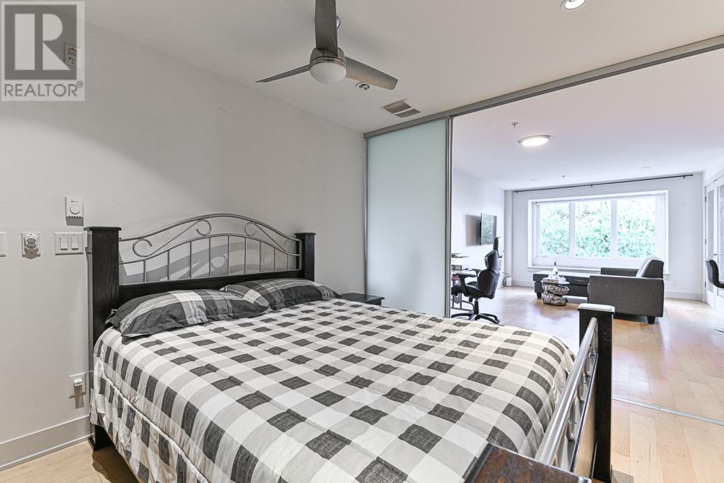 Listing Picture 16 of 27 : 304 4463 W 10TH AVENUE, Vancouver / 溫哥華 - 魯藝地產 Yvonne Lu Group - MLS Medallion Club Member