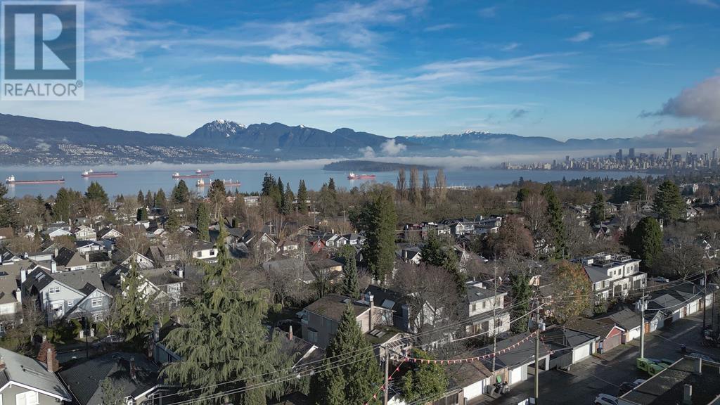 Listing Picture 23 of 27 : 304 4463 W 10TH AVENUE, Vancouver / 溫哥華 - 魯藝地產 Yvonne Lu Group - MLS Medallion Club Member