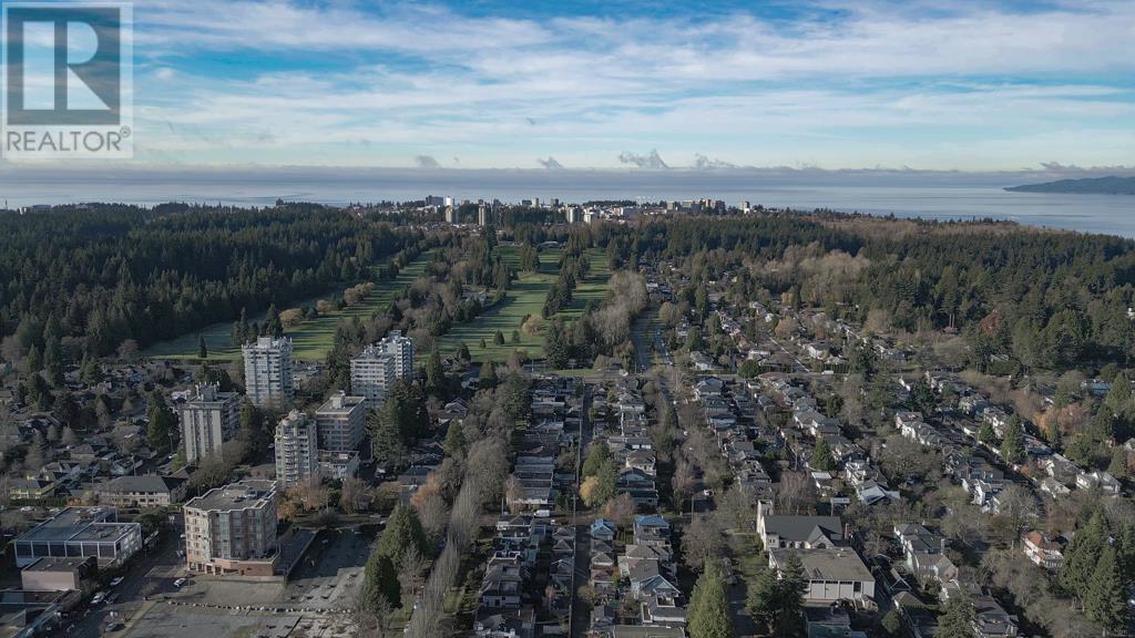 Listing Picture 26 of 27 : 304 4463 W 10TH AVENUE, Vancouver / 溫哥華 - 魯藝地產 Yvonne Lu Group - MLS Medallion Club Member