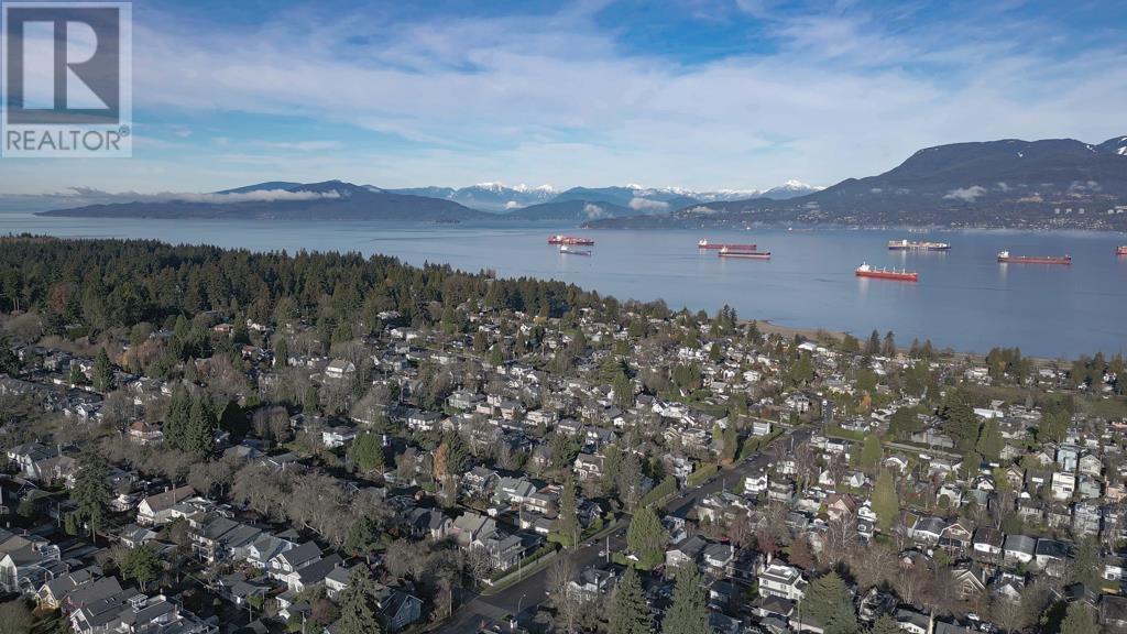 Listing Picture 27 of 27 : 304 4463 W 10TH AVENUE, Vancouver / 溫哥華 - 魯藝地產 Yvonne Lu Group - MLS Medallion Club Member