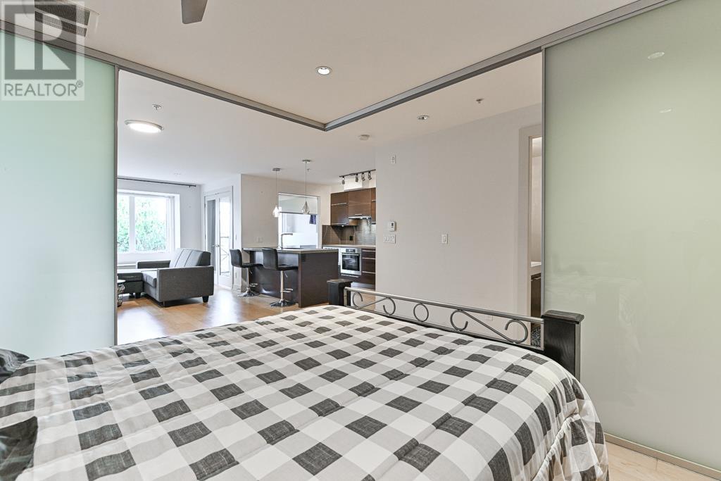 Listing Picture 22 of 27 : 304 4463 W 10TH AVENUE, Vancouver / 溫哥華 - 魯藝地產 Yvonne Lu Group - MLS Medallion Club Member