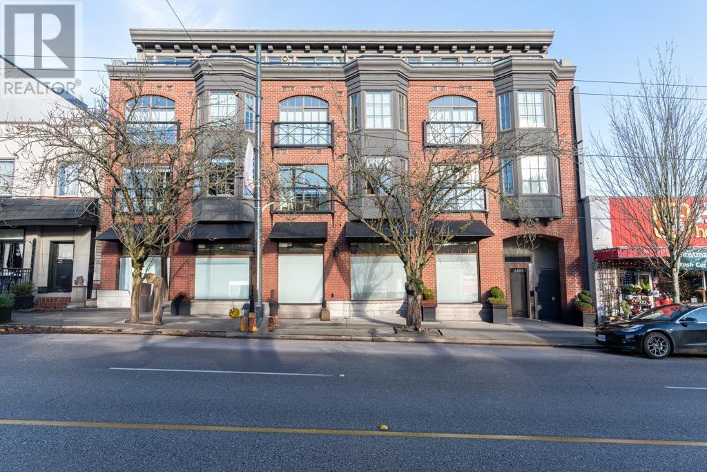 304 4463 W 10TH AVENUE, Vancouver