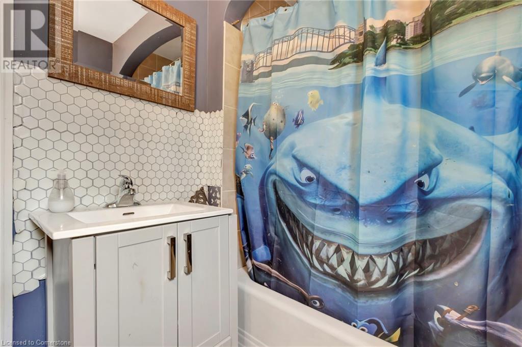 110 Paling Avenue, Hamilton, Ontario  L8H 5J4 - Photo 12 - 40683440