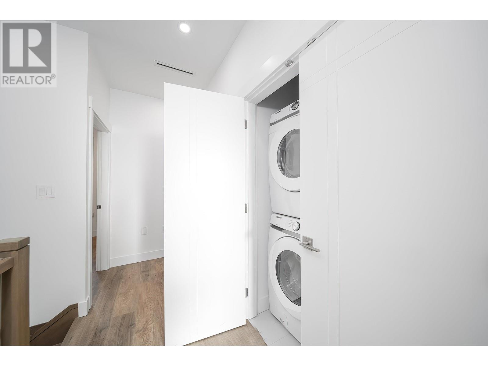 Listing Picture 29 of 40 : 7033 INVERNESS STREET, Vancouver / 溫哥華 - 魯藝地產 Yvonne Lu Group - MLS Medallion Club Member