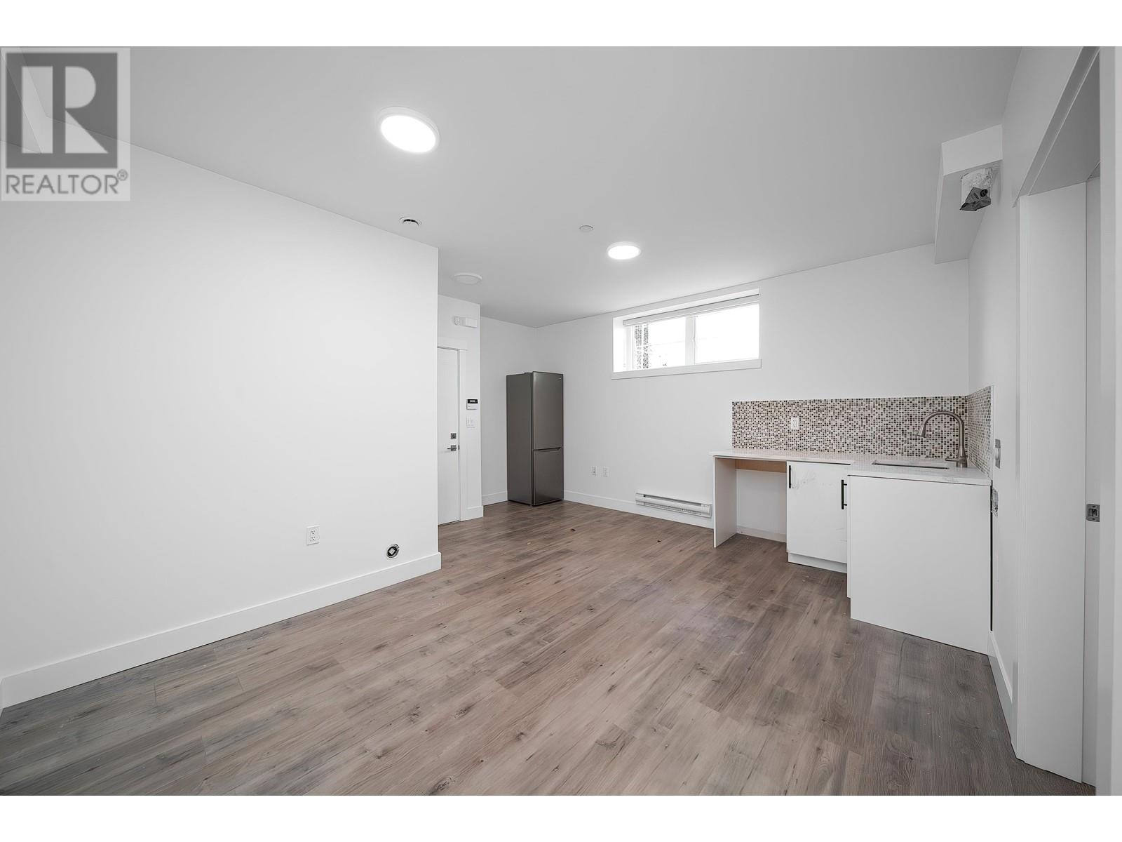 Listing Picture 17 of 40 : 7033 INVERNESS STREET, Vancouver / 溫哥華 - 魯藝地產 Yvonne Lu Group - MLS Medallion Club Member
