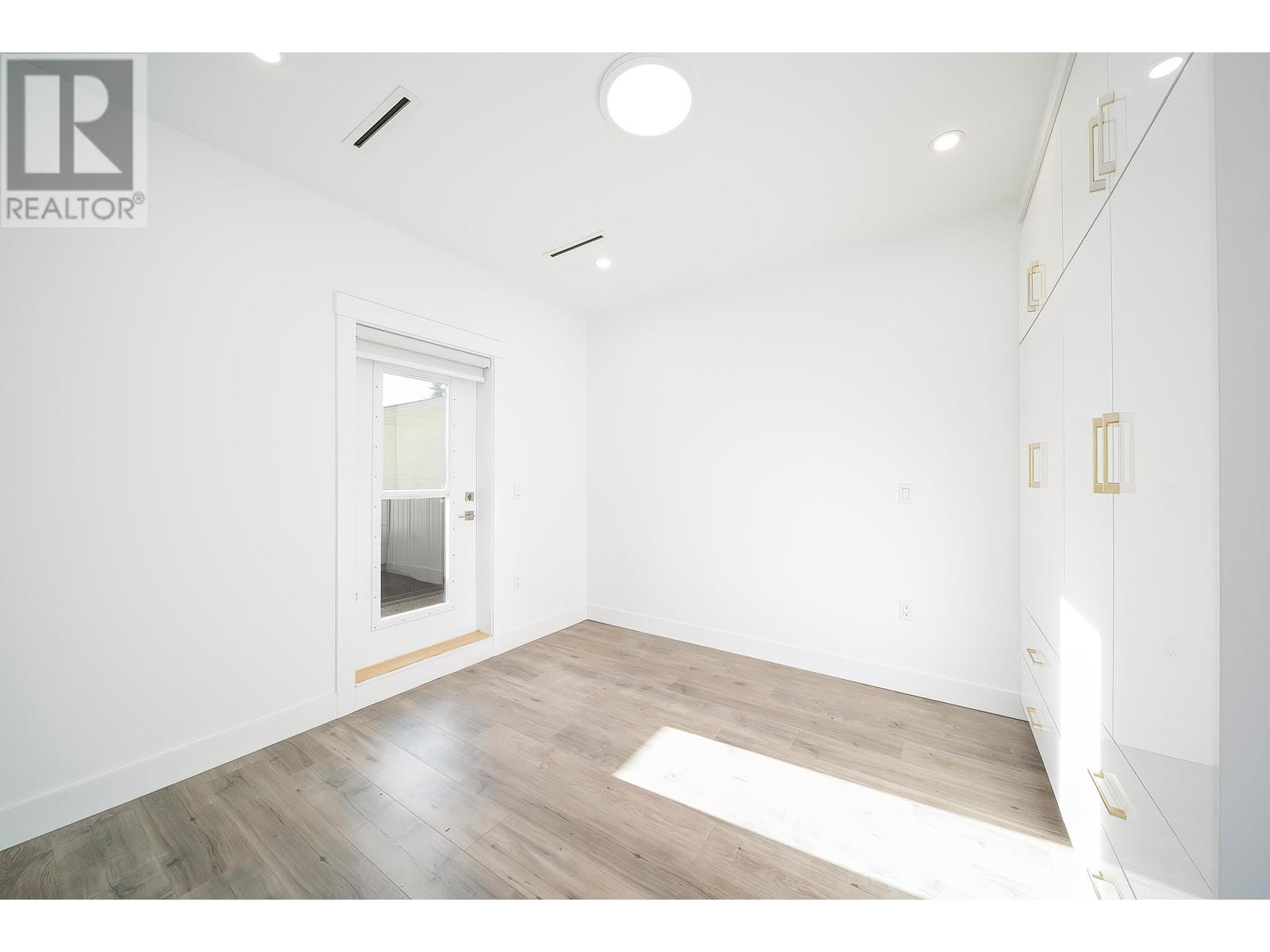Listing Picture 28 of 40 : 7033 INVERNESS STREET, Vancouver / 溫哥華 - 魯藝地產 Yvonne Lu Group - MLS Medallion Club Member