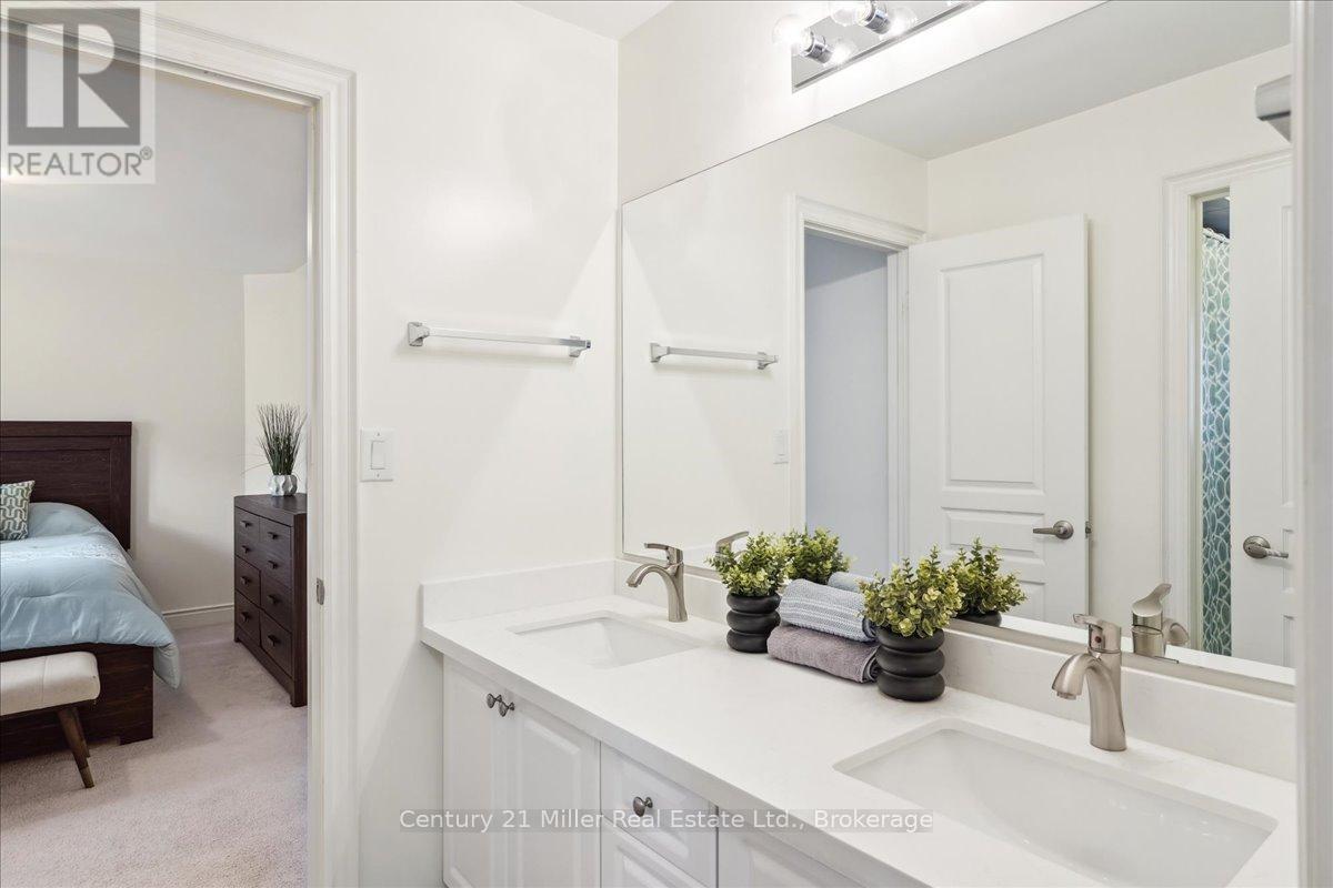 3083 Streamwood Passage, Oakville, Ontario  L6H 0S8 - Photo 17 - W11882786