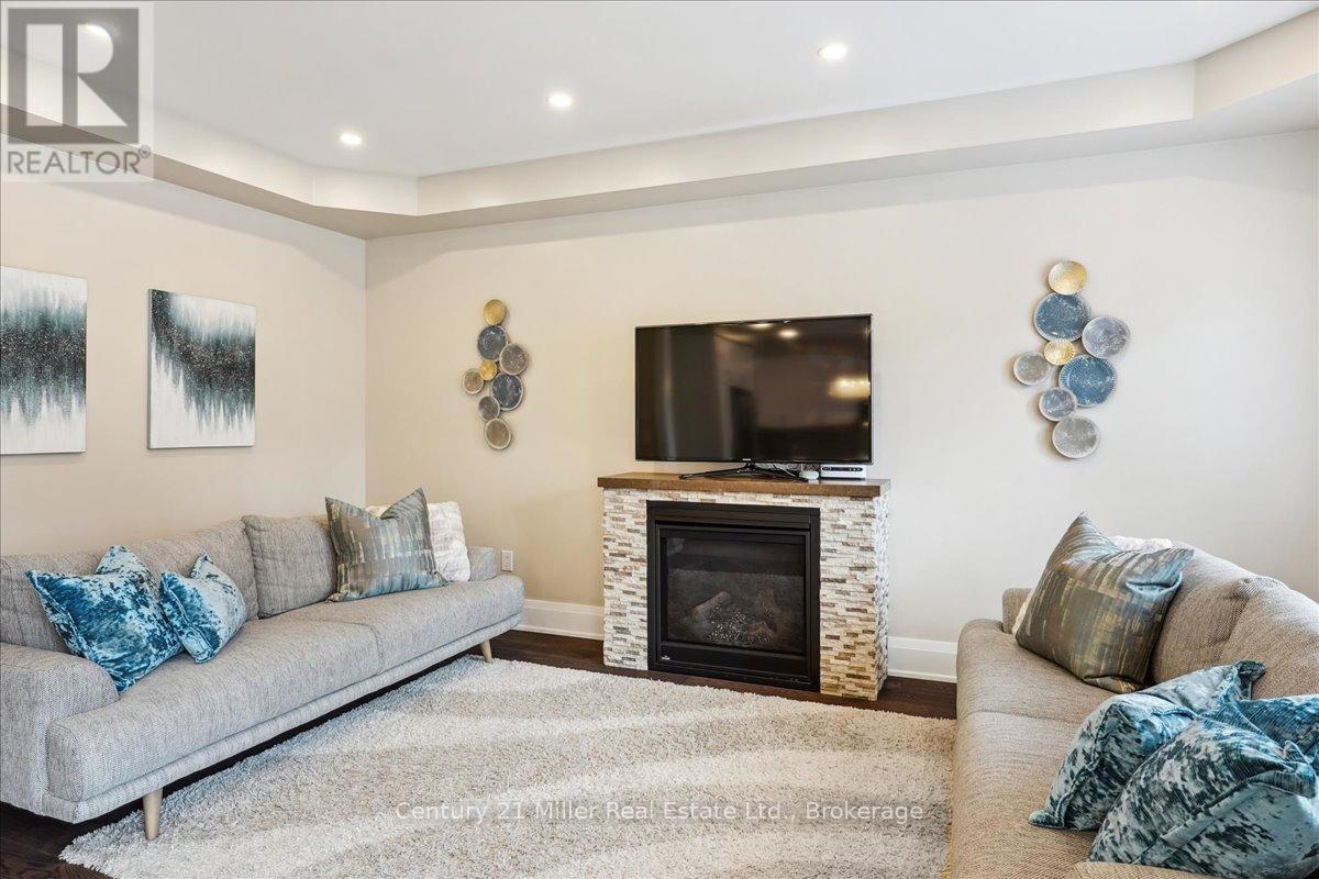 3083 Streamwood Passage, Oakville, Ontario  L6H 0S8 - Photo 9 - W11882821