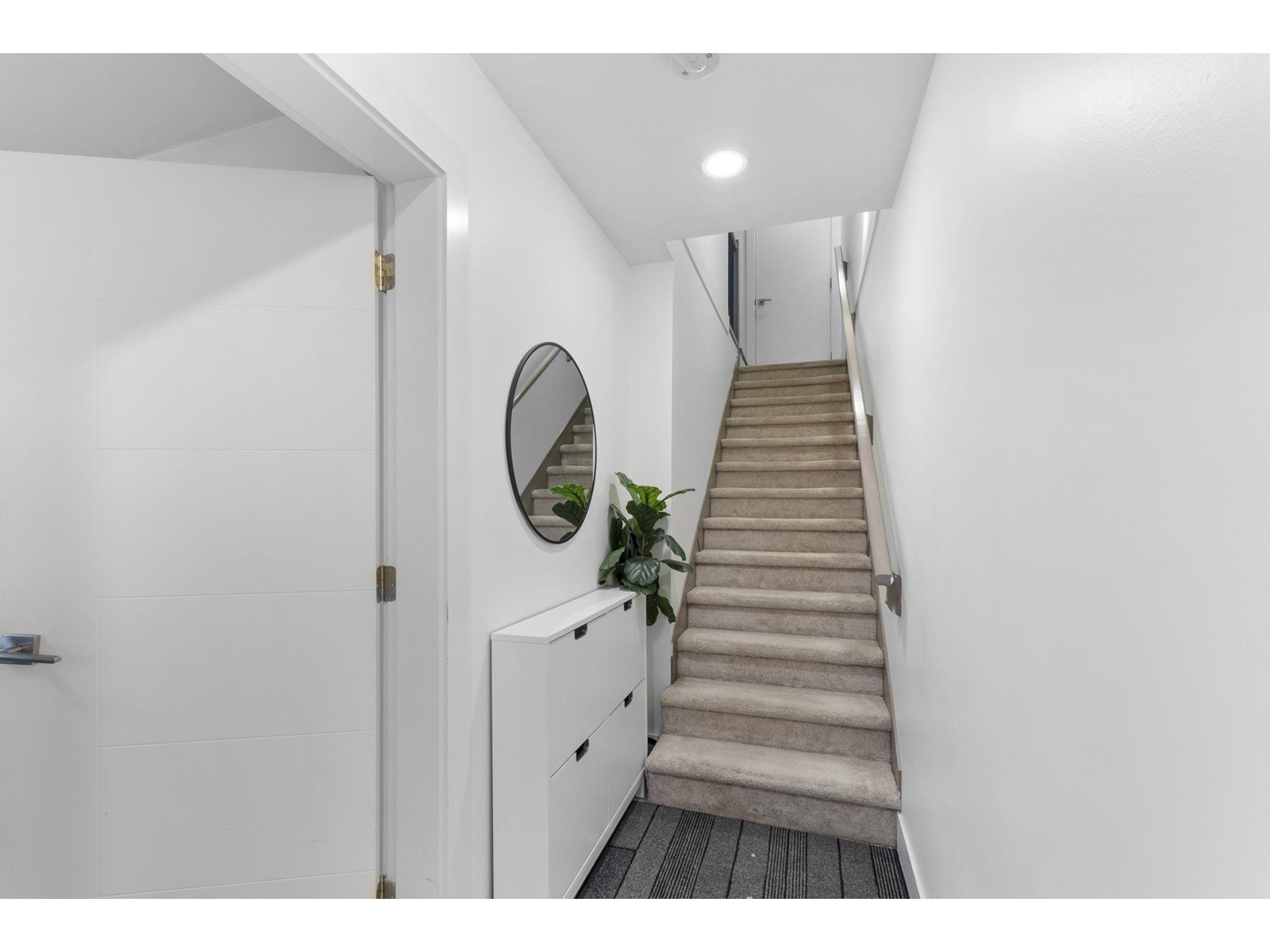 Property at 14 19670 55A AVENUE image 4
