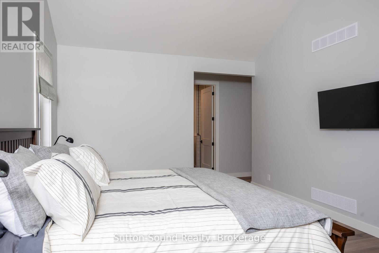 150 Spencer Avenue, Georgian Bluffs, Ontario  N0H 2K0 - Photo 17 - X11882881